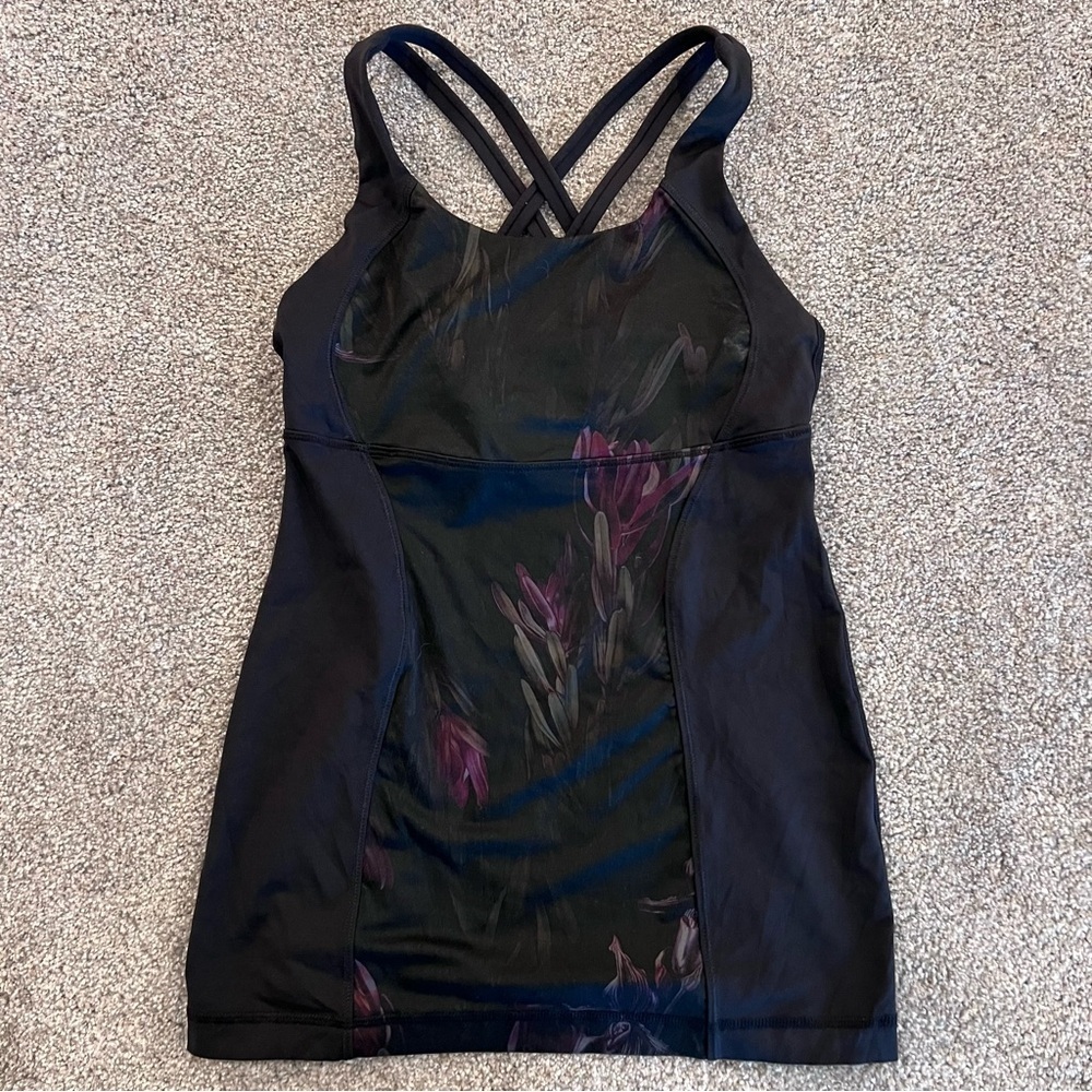 Lululemon Energy Tank Top Razor Back Top Built In Bra Flowers Tulips Gym active